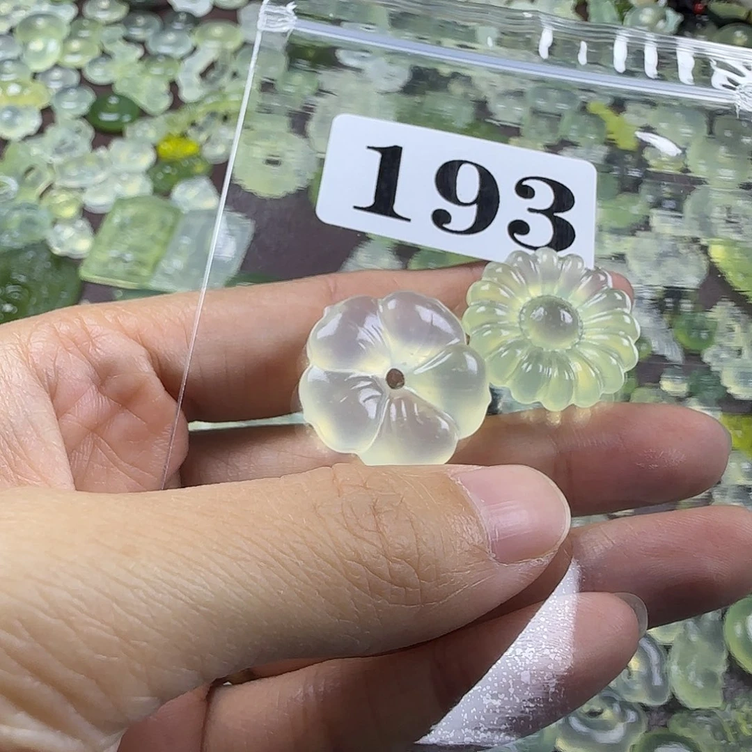 慕***1蛇纹石玉未镶嵌岫玉吊坠