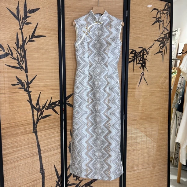非遗壮锦｜民族几何纹无袖旗袍