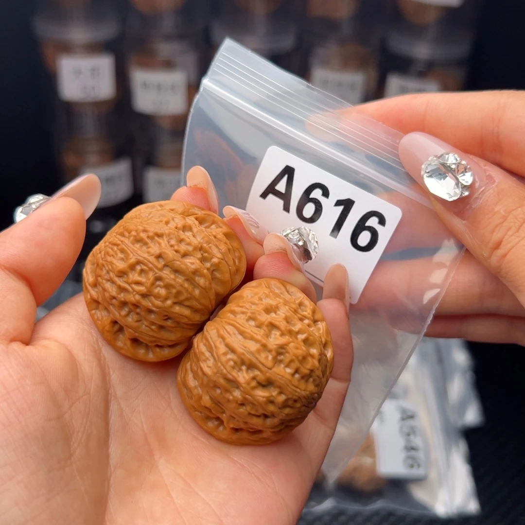 牛***留文玩核桃把件铁锤