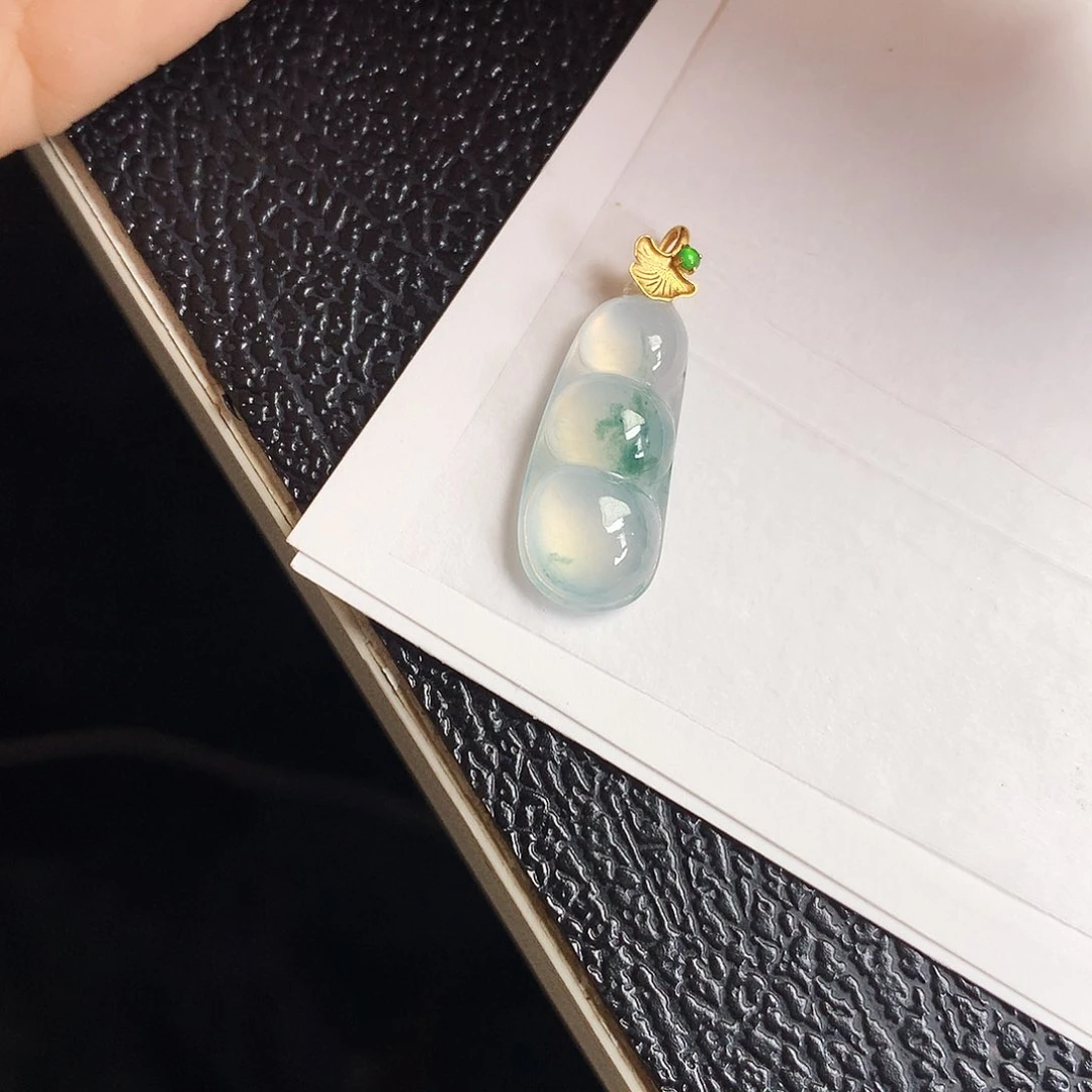 项链18K金镶嵌翡翠豆子