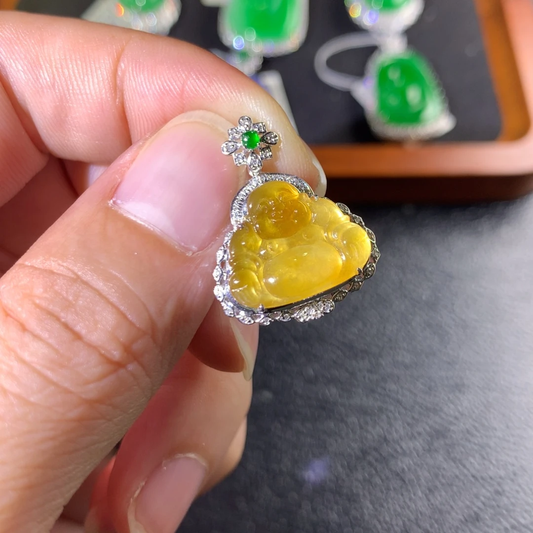 翡翠18K金镶嵌颈饰翡翠