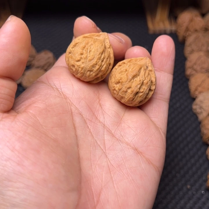 吊坠文玩核桃野生胖头陀