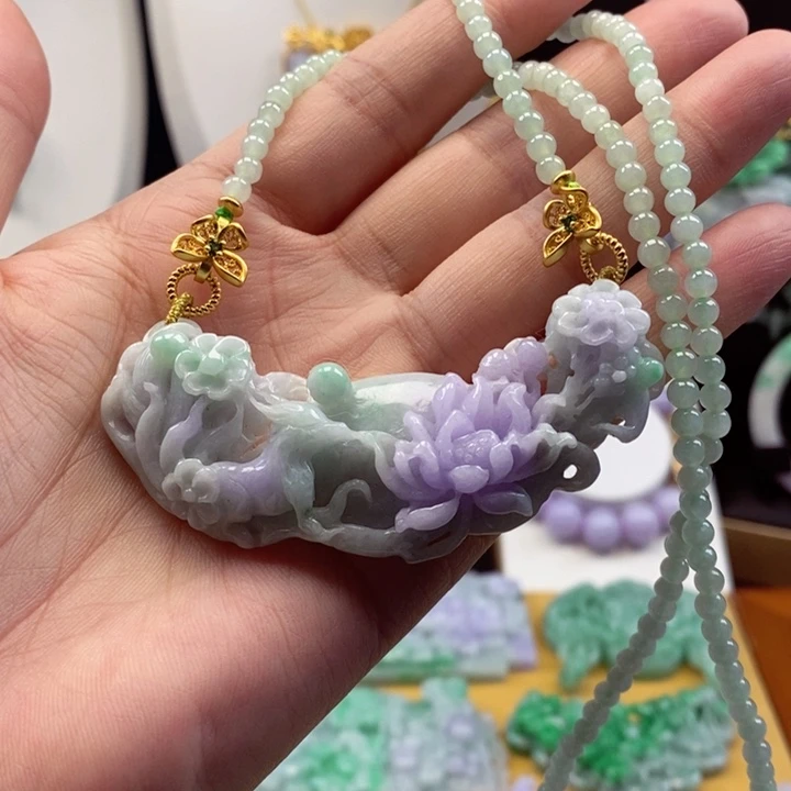 翡翠颈饰未镶嵌翡翠吊坠