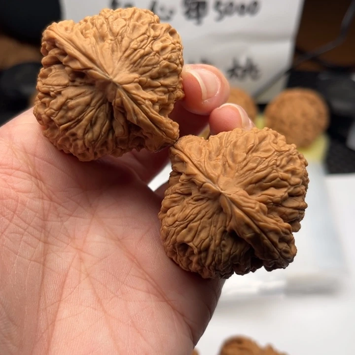 文玩核桃吊坠南疆44