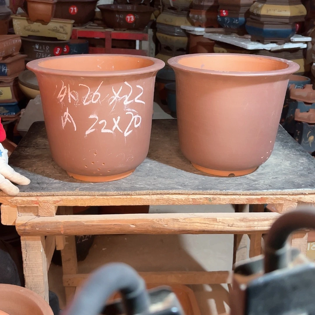 紫砂花盆高金钟两个