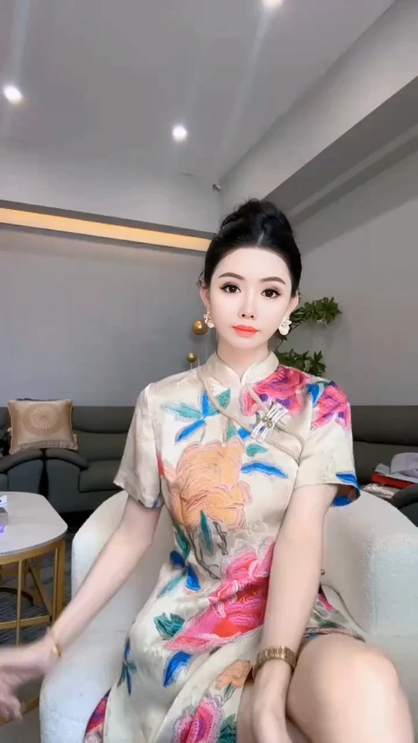 夏季新中式国风提花锦缎花朵旗袍裙+短裤套装