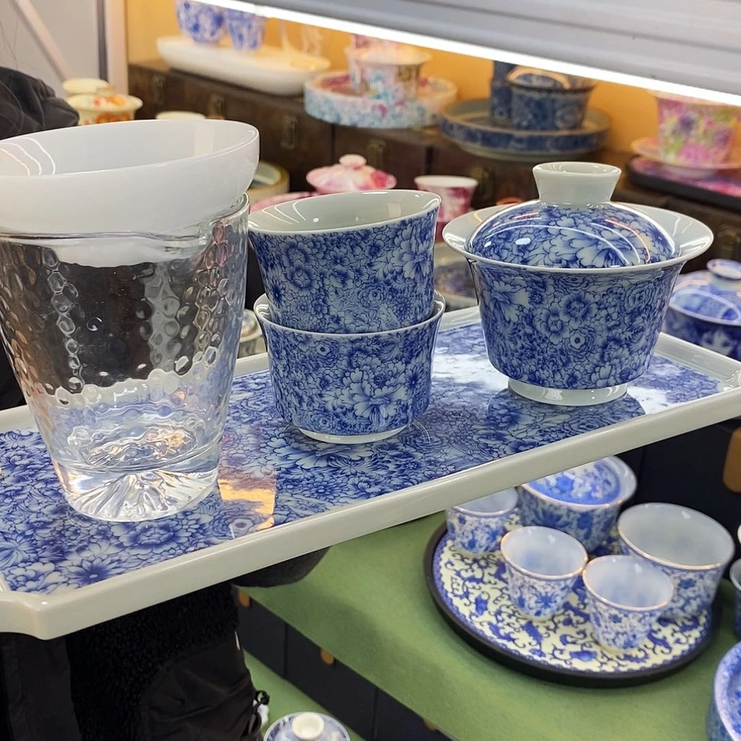 盖碗里的水煮开后放入