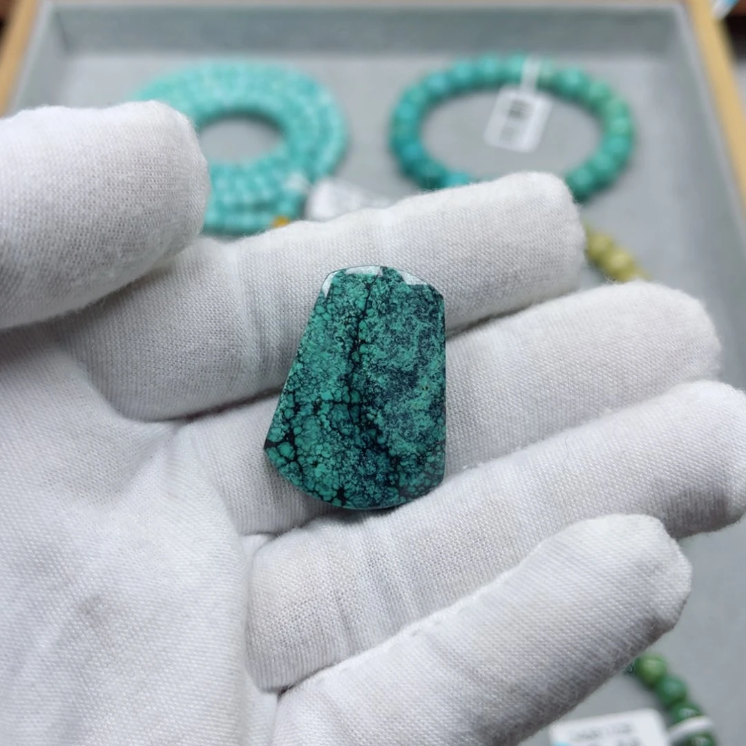 绿松石未镶嵌挂件