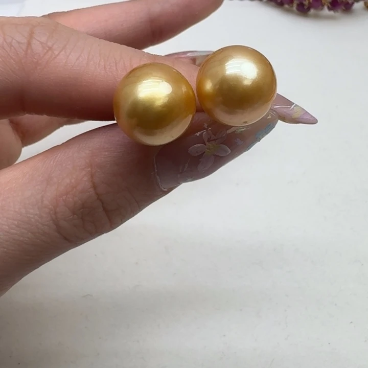 未镶嵌海水珍珠耳饰