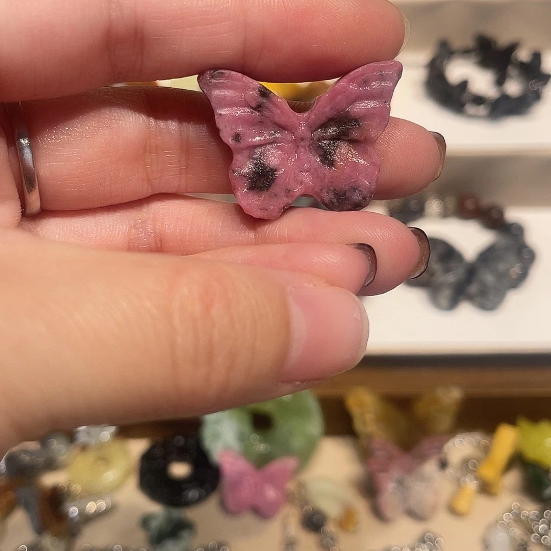 宁***宁蛇纹石玉合金颈饰