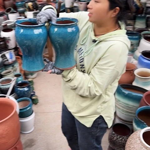 口14高25瑕疵两个盆。