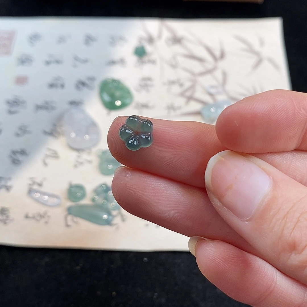 翡翠颈饰未镶嵌天然翡翠