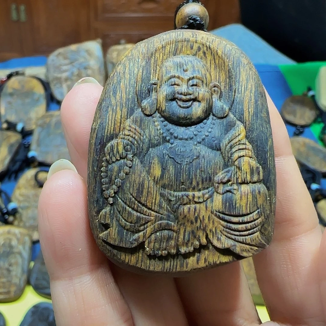 沉香碎屑沉香海南白奇乌身老料佛公带绳17.6