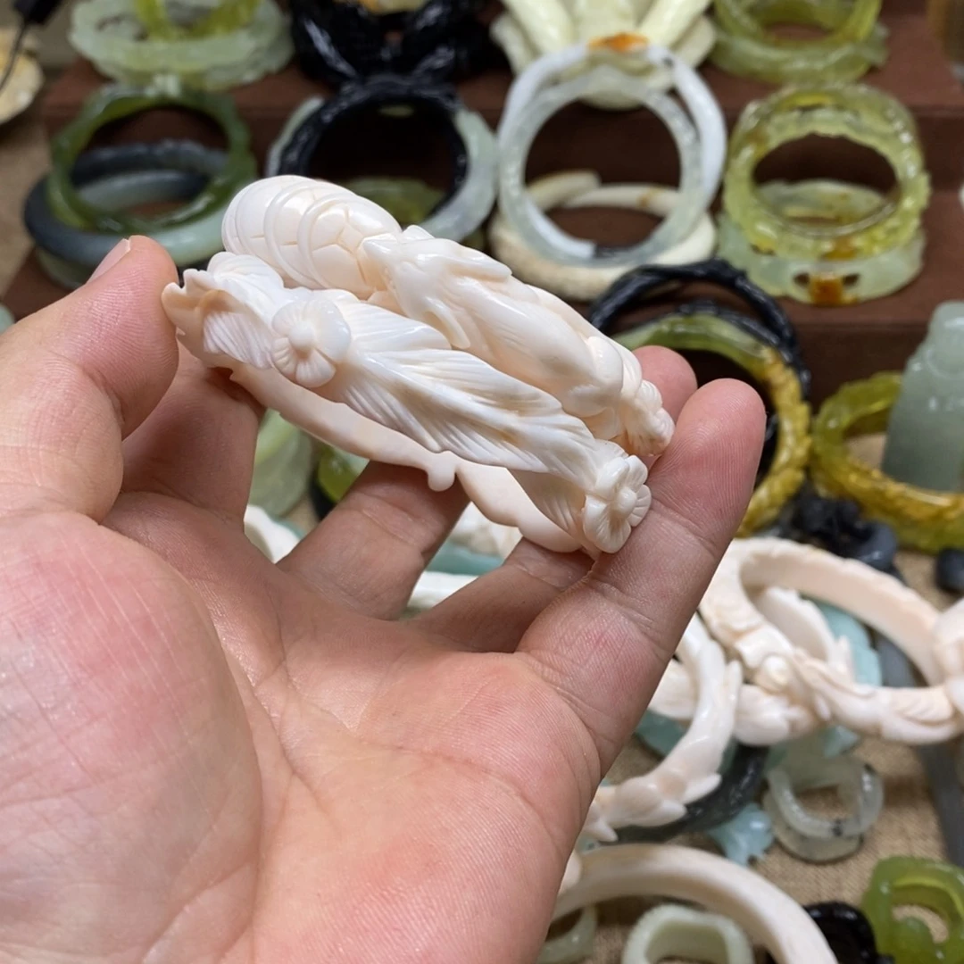 蛇纹石玉未镶嵌手镯椰***?