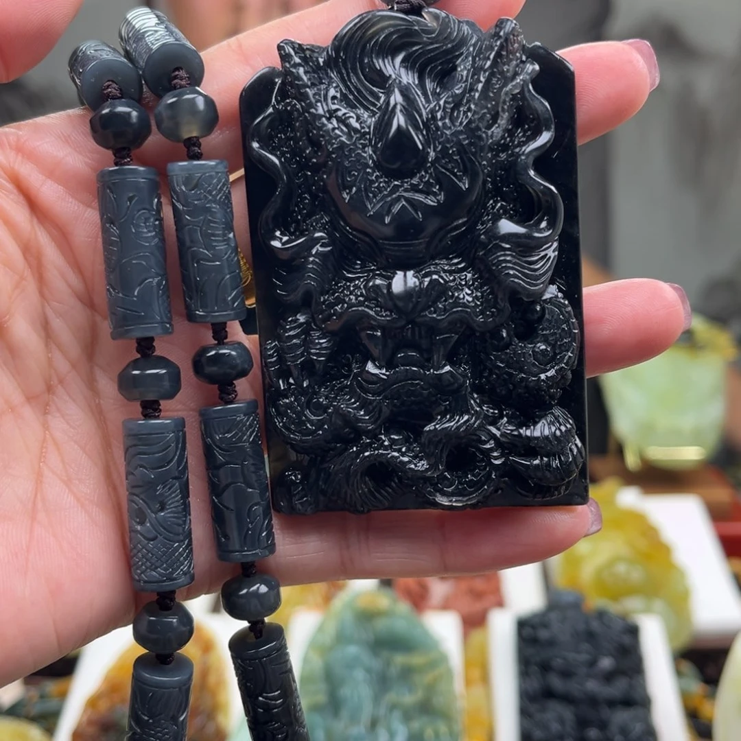 用***8蛇纹石玉未镶嵌颈饰挂件