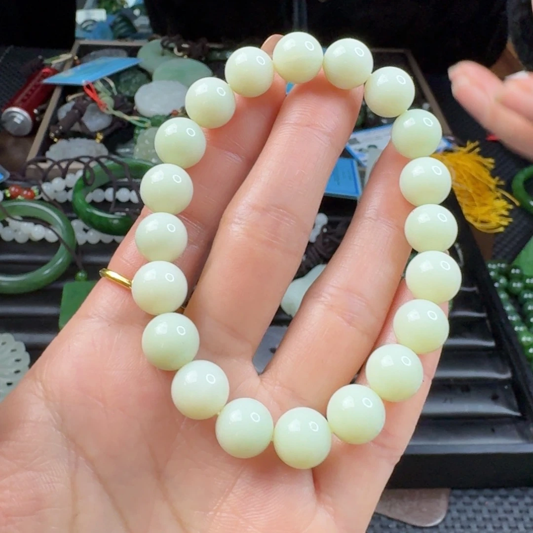 和田玉手链未镶嵌卡10