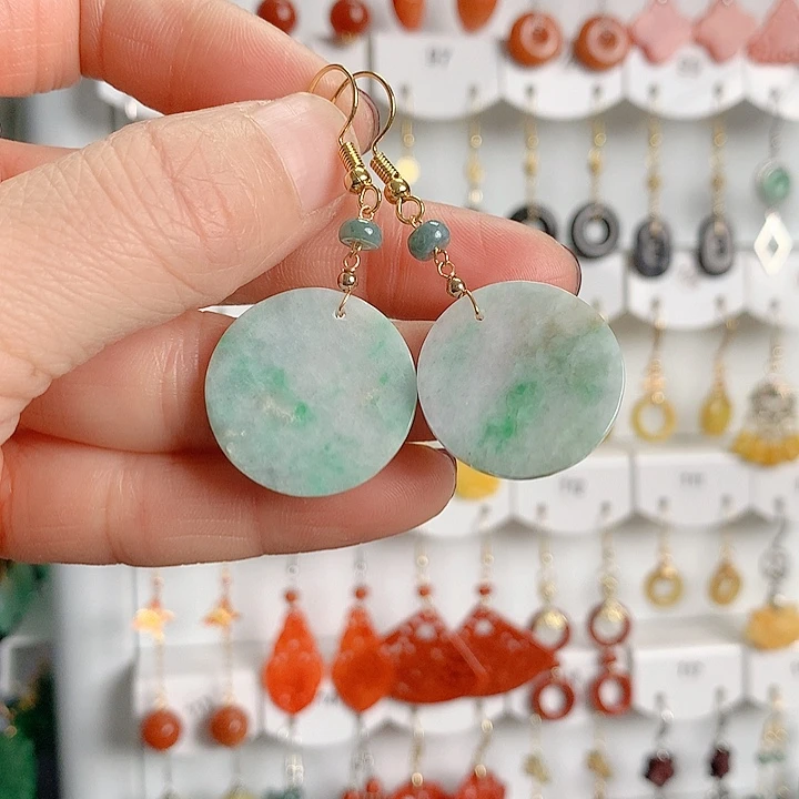 翡翠耳饰未镶嵌翡翠（微瑕）介意勿拍