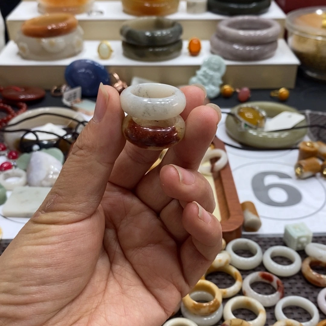 勿***安石英质玉未镶嵌手镯