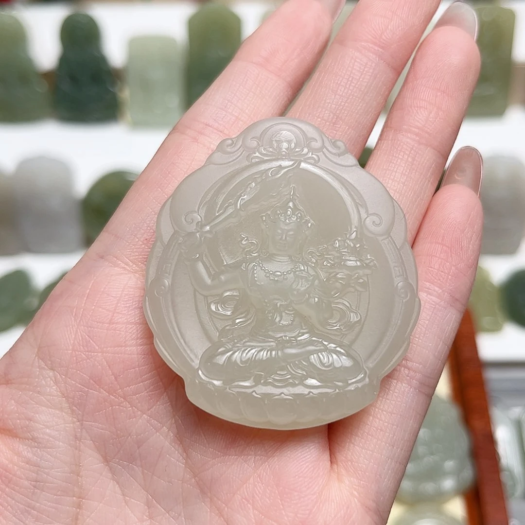 和田玉颈饰未镶嵌天****师