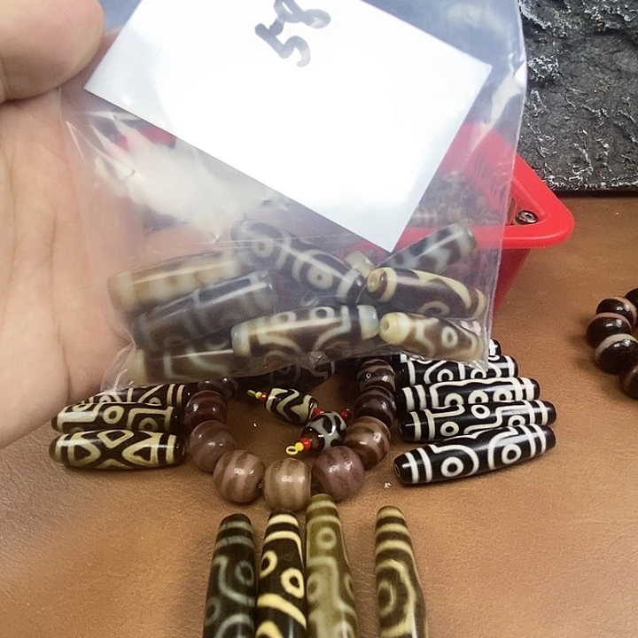 南***侯玛瑙/玉髓颈饰未镶嵌