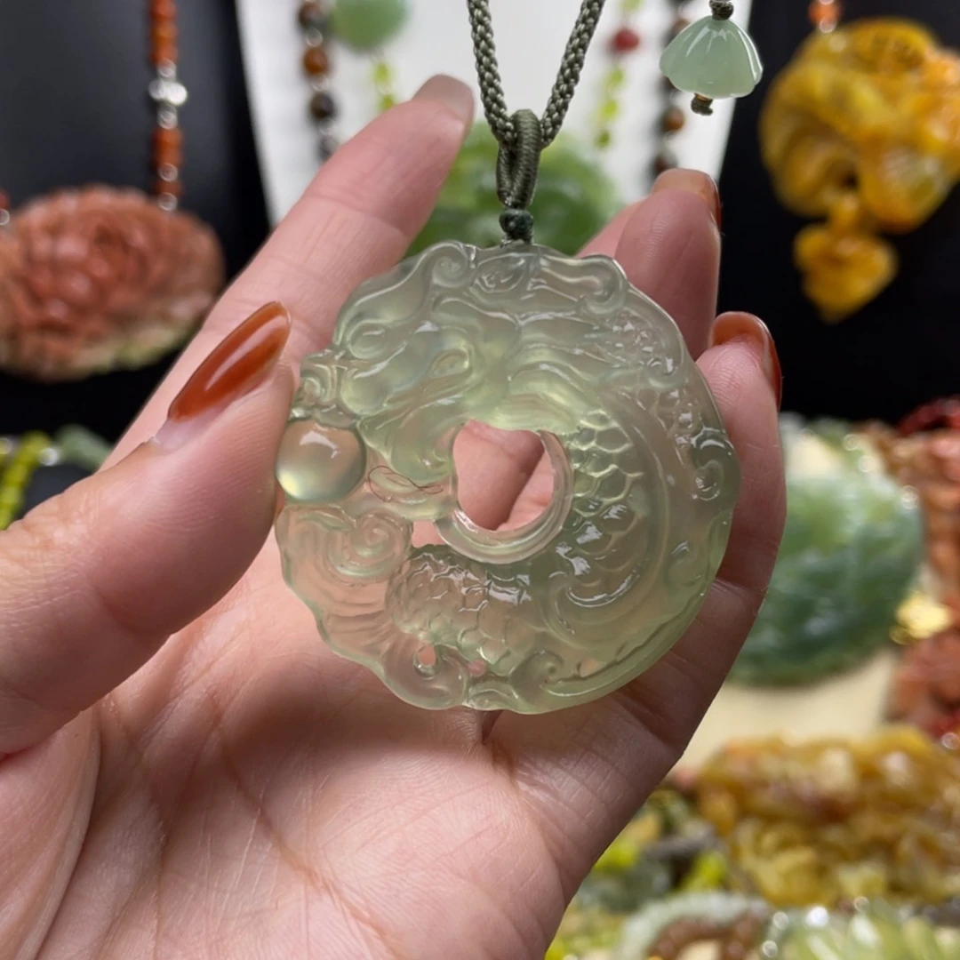 未镶嵌蛇纹石玉颈饰