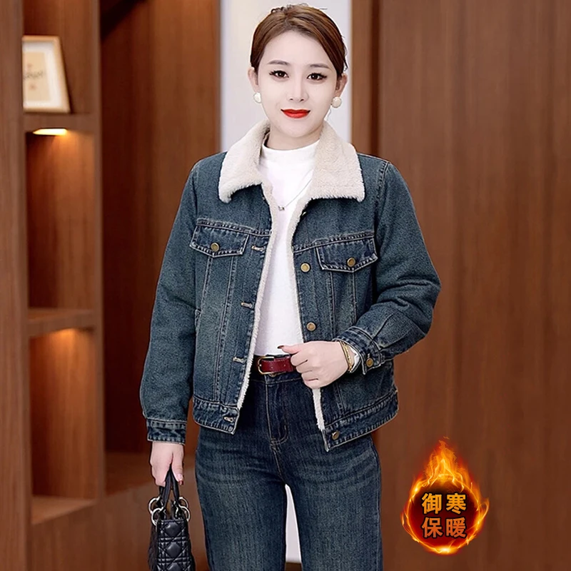 时尚加绒加厚牛仔短款外套女2025冬季新款复古刺绣显瘦保暖棉衣潮