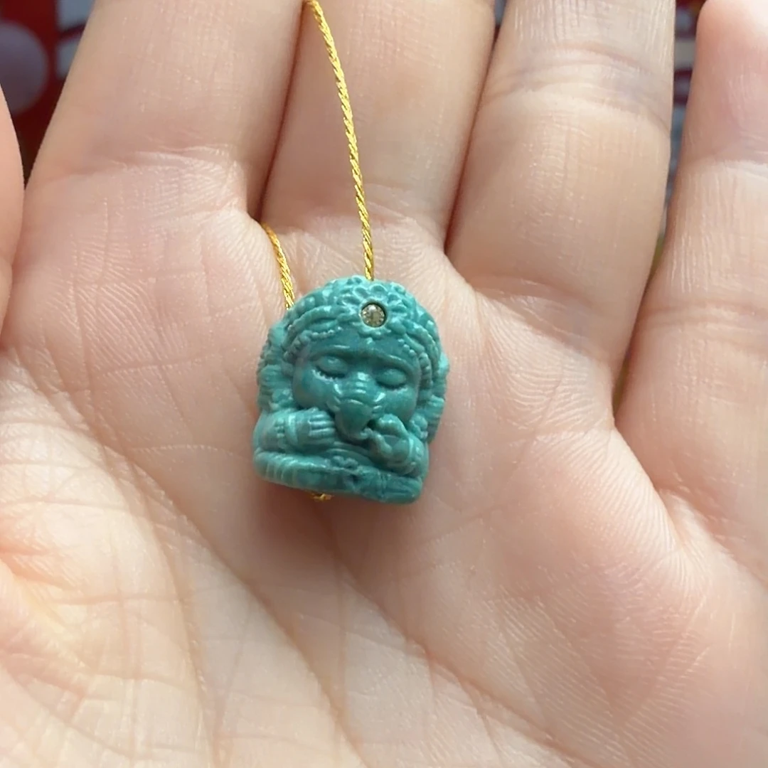 绿松石未镶嵌颈饰