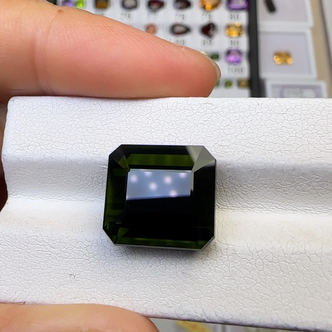 未镶嵌碧玺珠宝半成品天然 13.55克拉