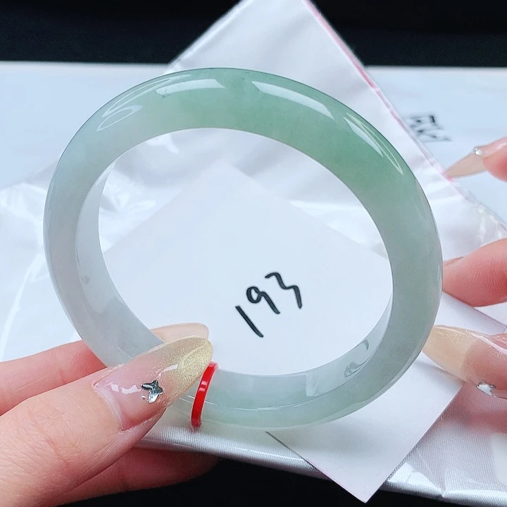 翡翠手镯未镶嵌59.4。正圈