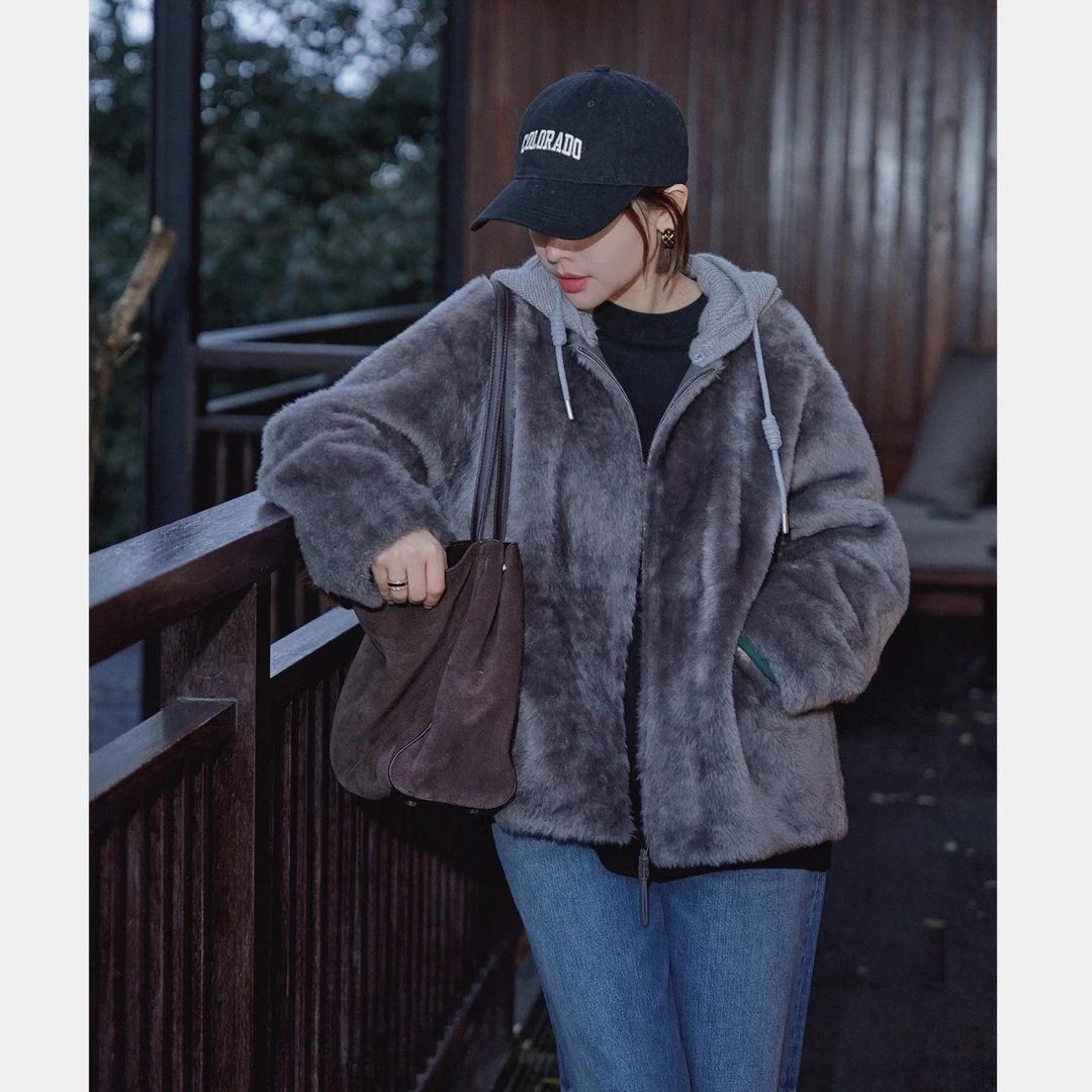 LAZYVISION小羊一体连帽女士休闲外套ZMD-34327