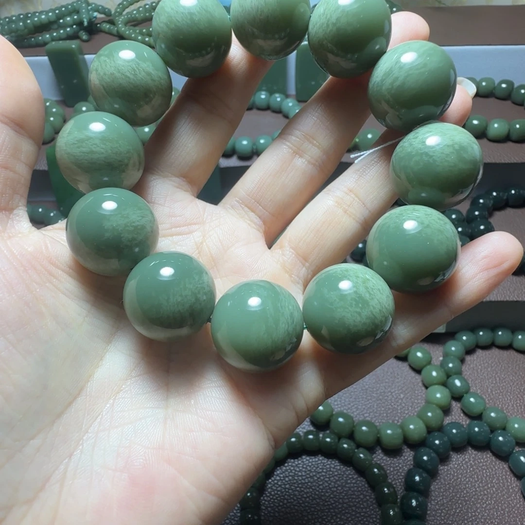 玉***！和田玉未镶嵌手链