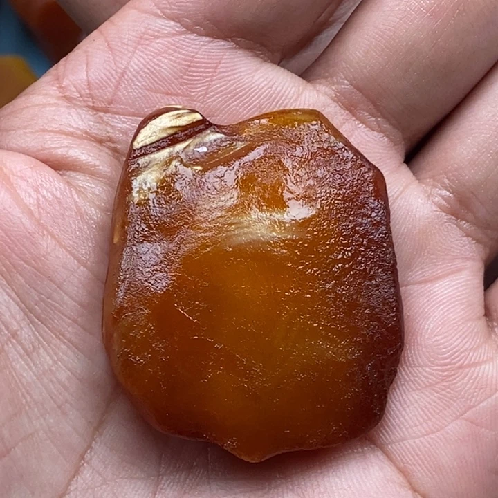 徐***姐定制琥珀未镶嵌蜜蜡原石定制