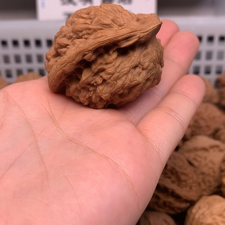 嗷***哦文玩核桃吊坠文玩核桃