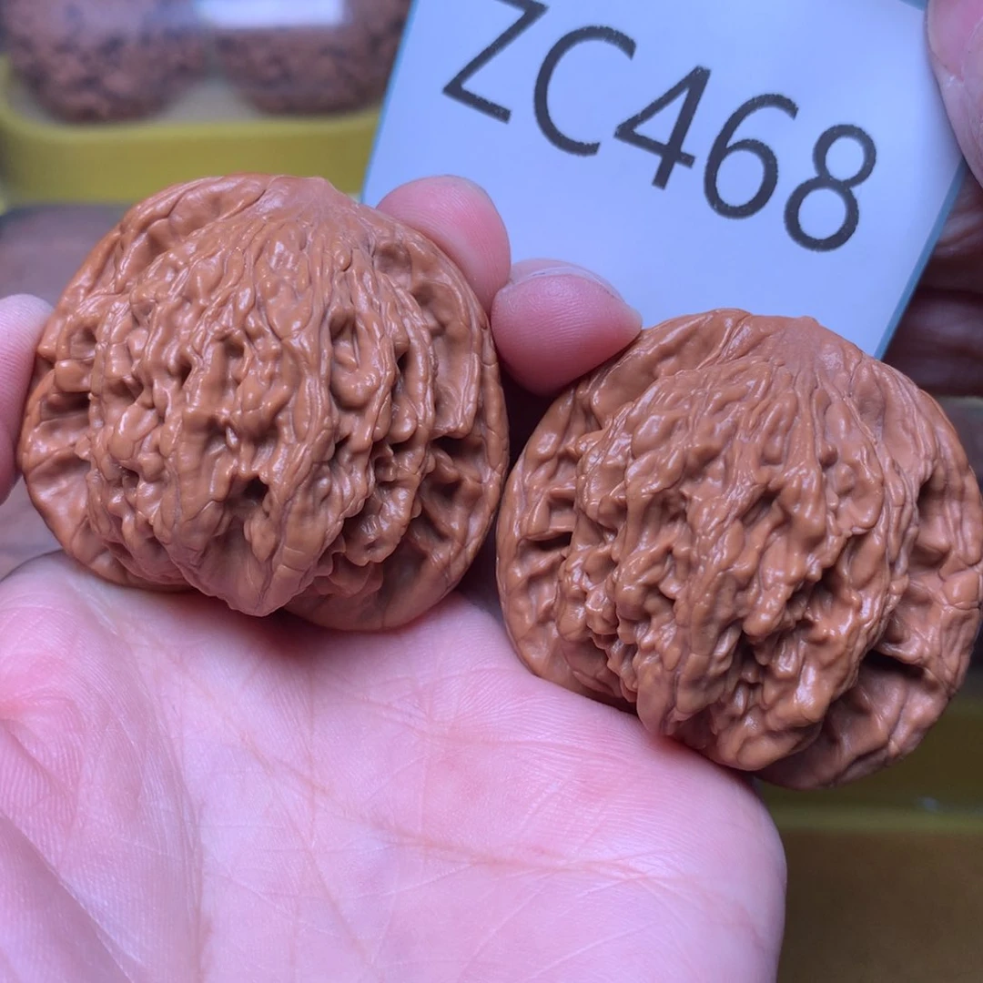 文玩核桃把件粗筋虎头44