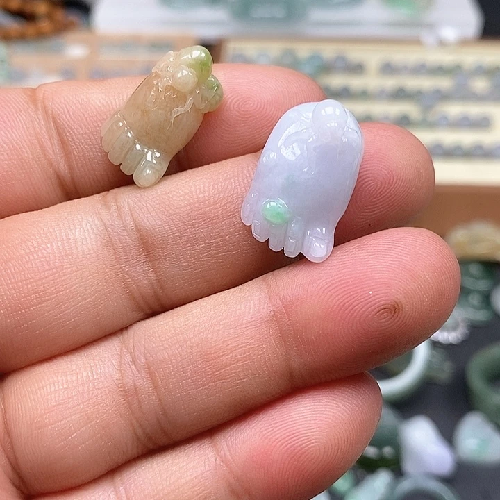 吊坠(不含链)未镶嵌翡翠一个60