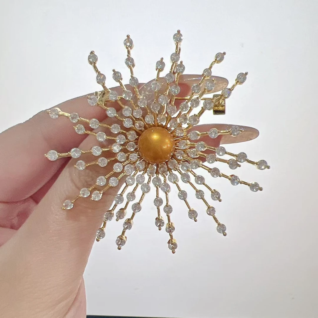 8195黄色太阳花胸针