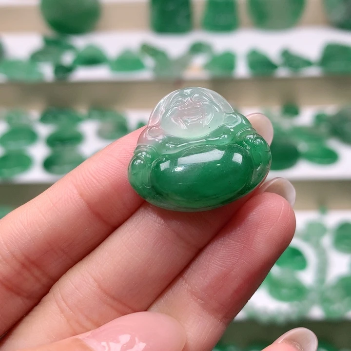 颈饰未镶嵌石英质玉