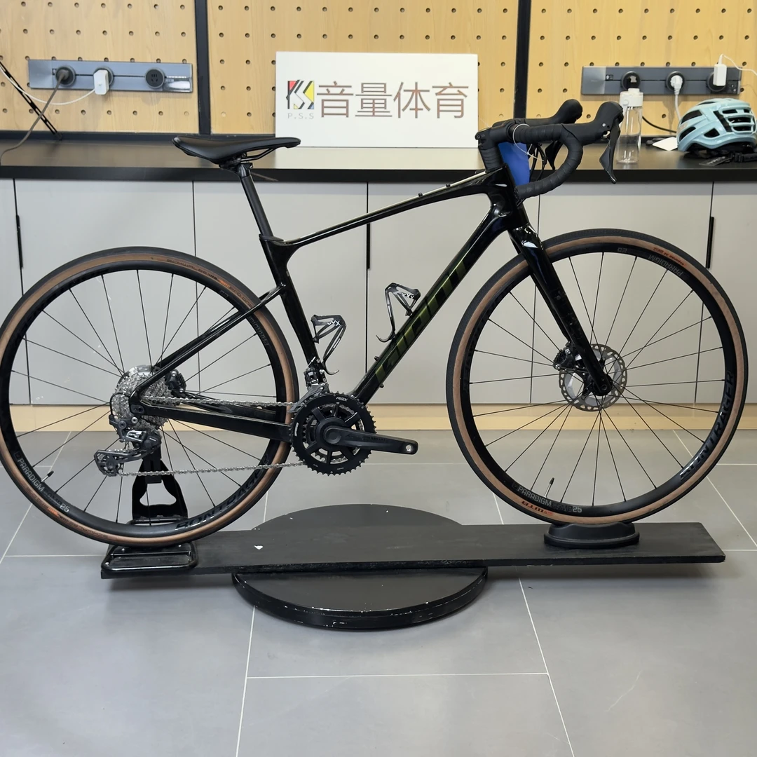 捷安特Revolt ADV 2 弯把砾石公路车 S码 跨高74.7 适合159-171