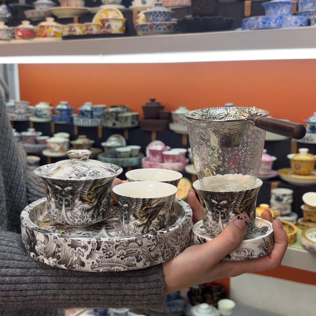 我们就像两面国旗