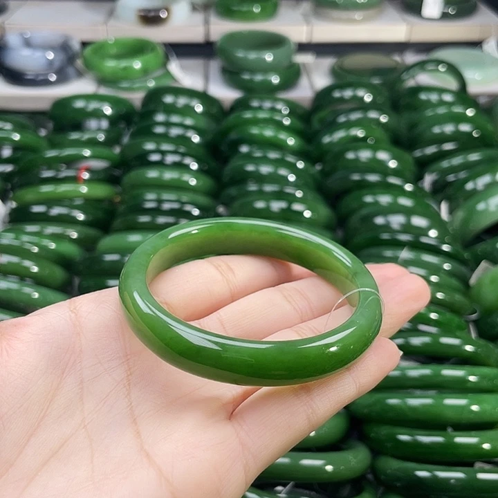 未镶嵌手镯和田玉（碧玉）