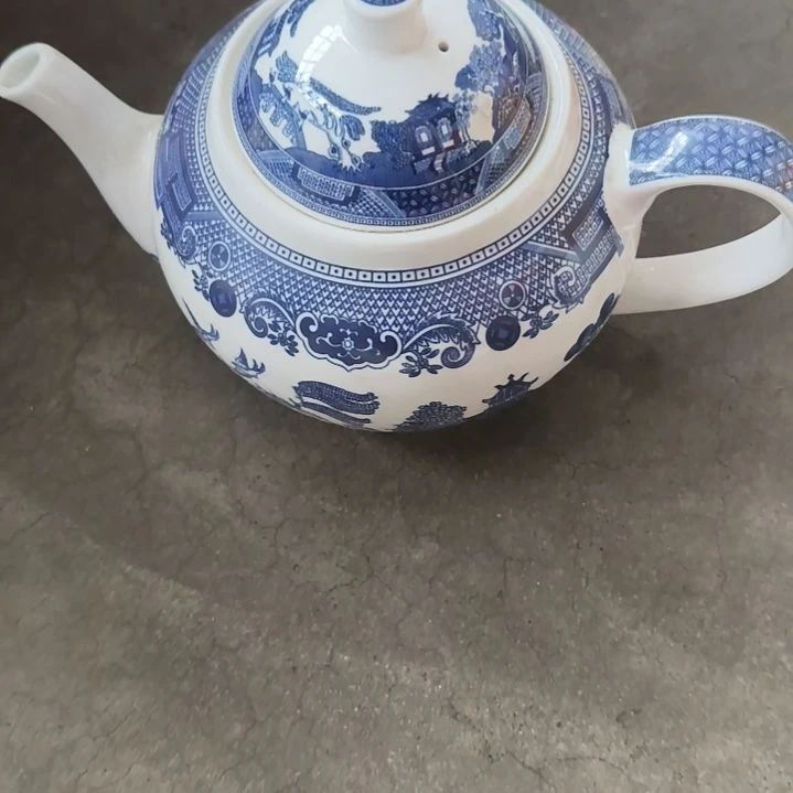 陶瓷盘子碗啥都有
