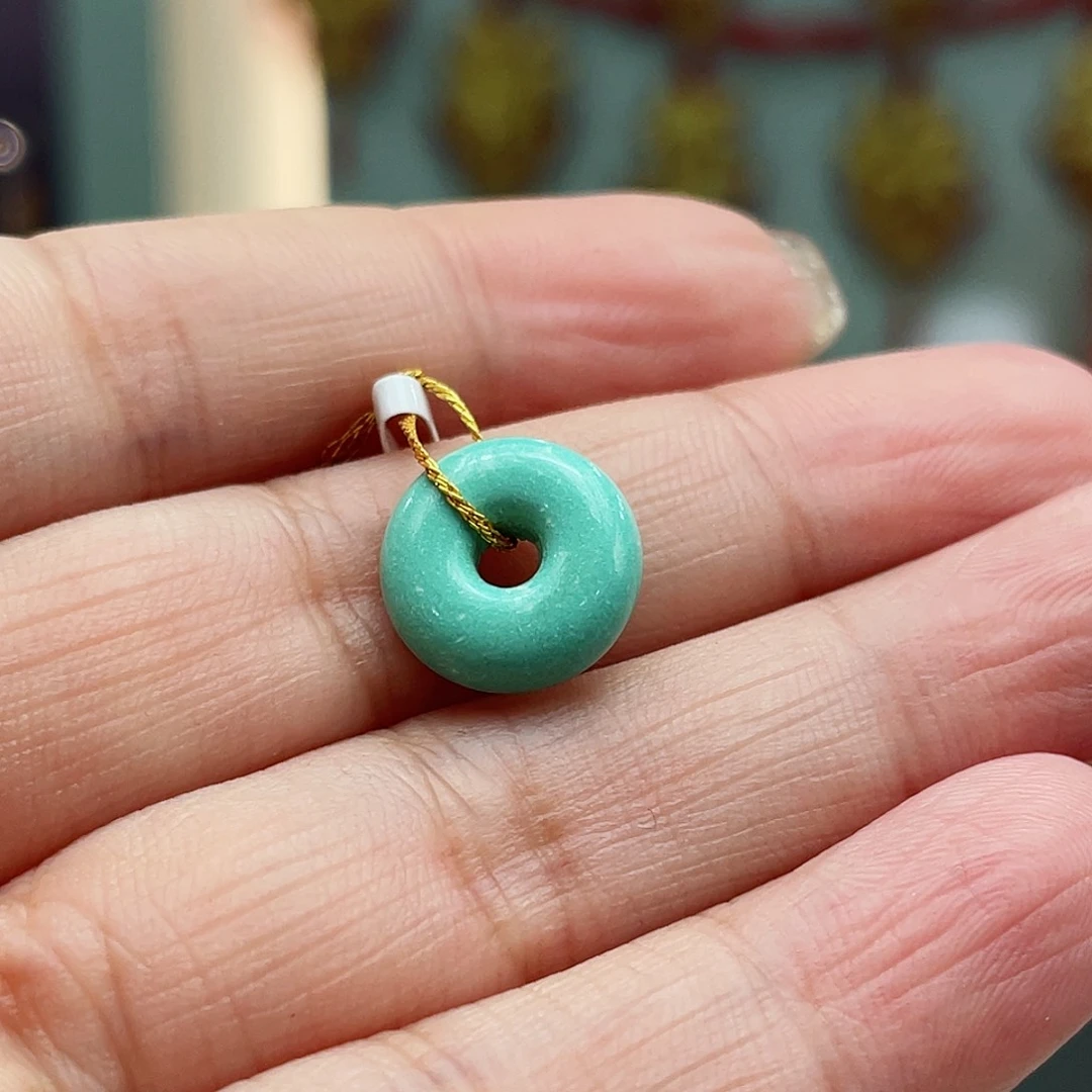 绿松石颈饰未镶嵌