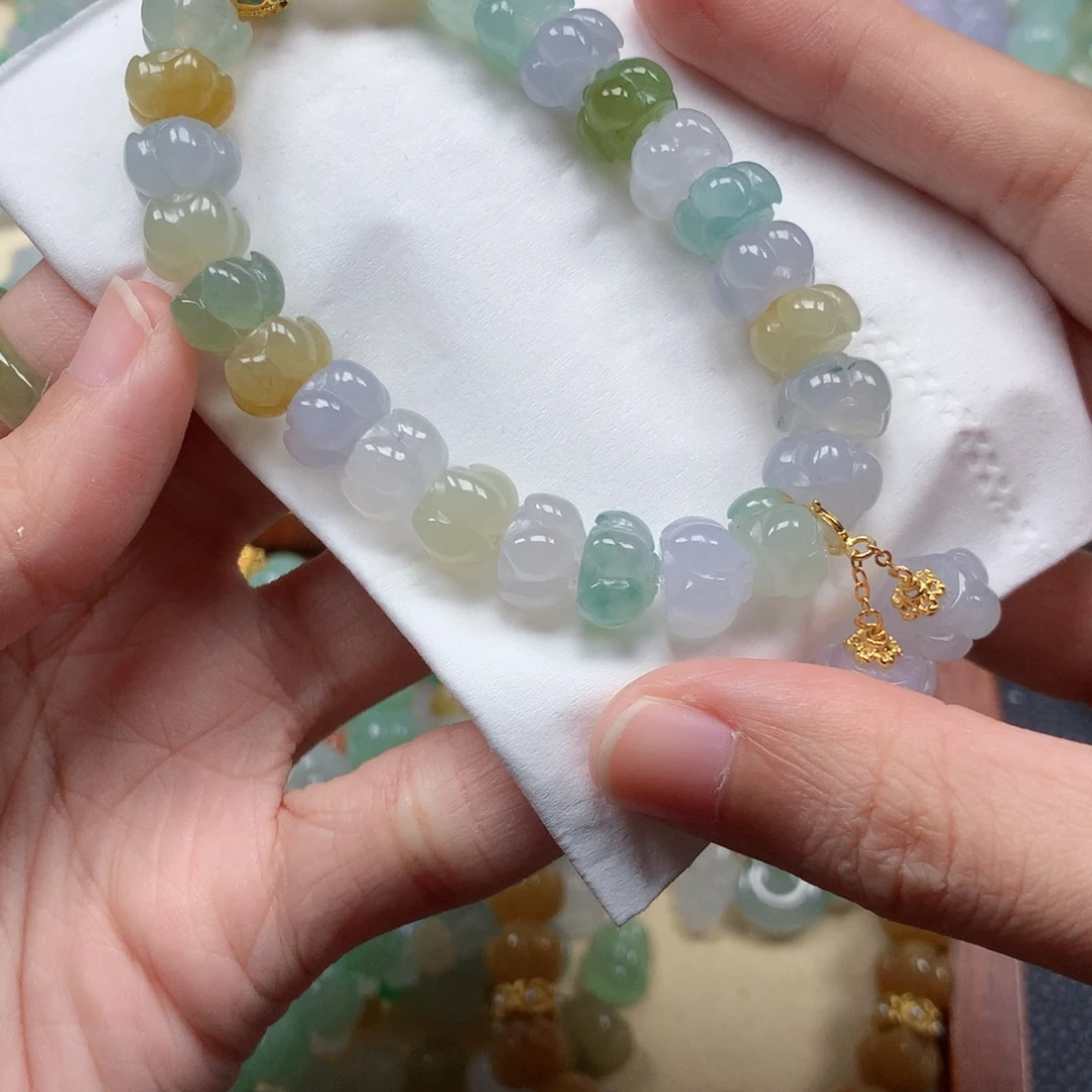 ꧁***꧂翡翠未镶嵌颈饰闪