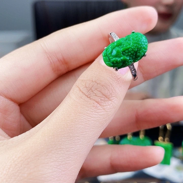 翡翠戒指银S925镶嵌饰品