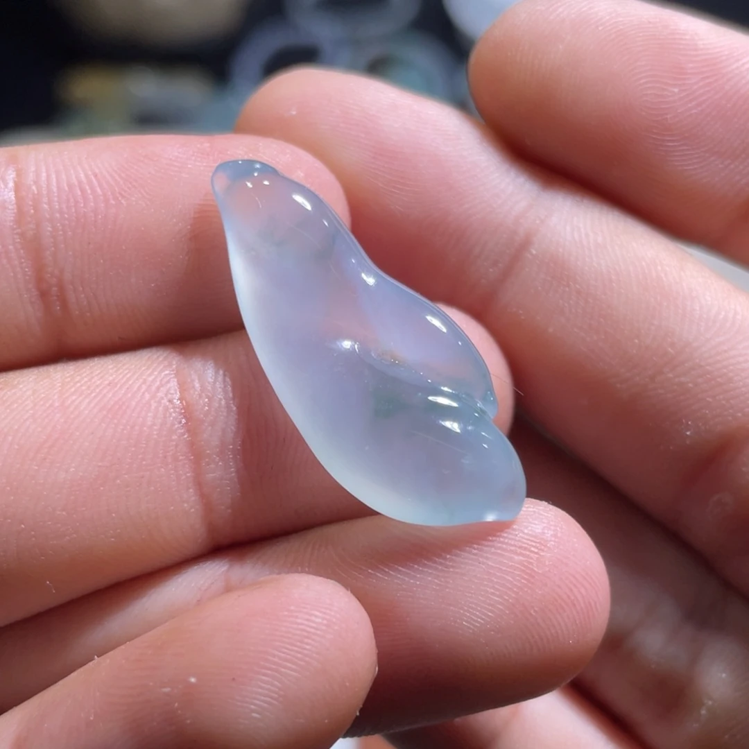 颈饰未镶嵌翡翠随形玉兰花