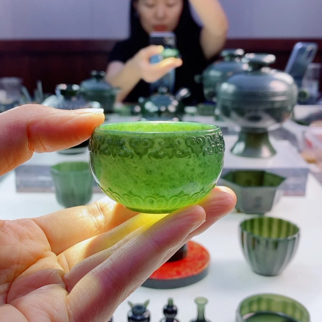 未镶嵌和田玉（青玉）摆件微瑕
