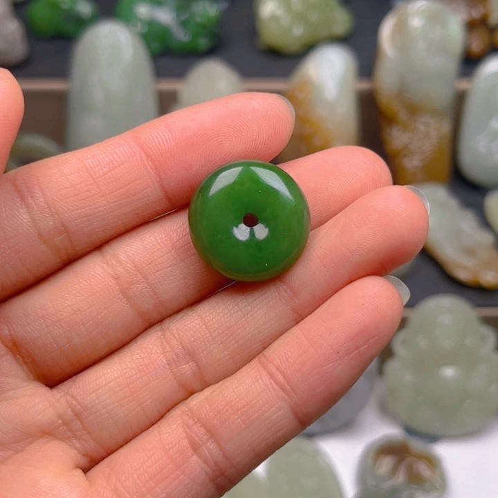 和田玉颈饰未镶嵌沐***^