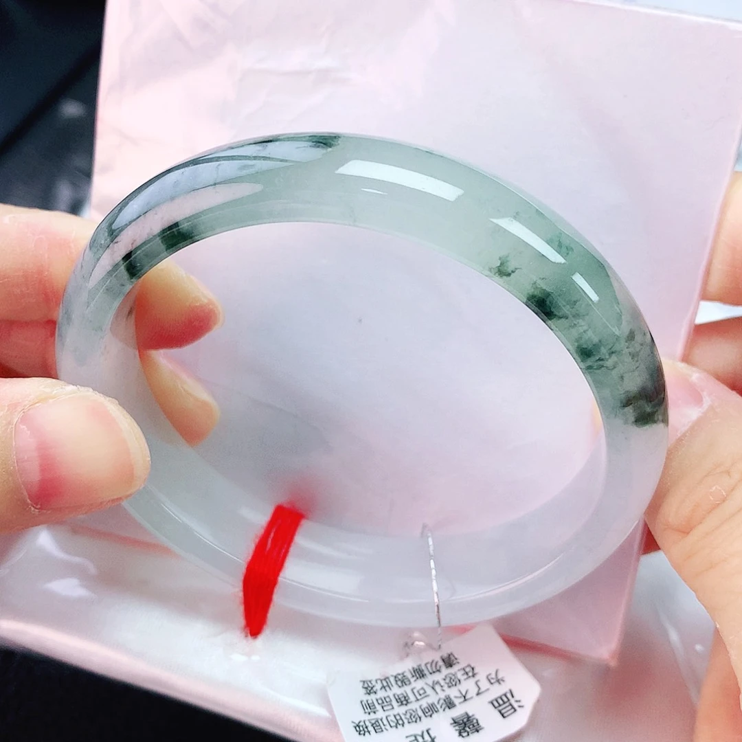 翡翠手镯未镶嵌56贵