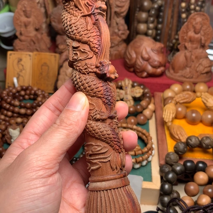 檀香木把件老山檀龙笔瑕疵
