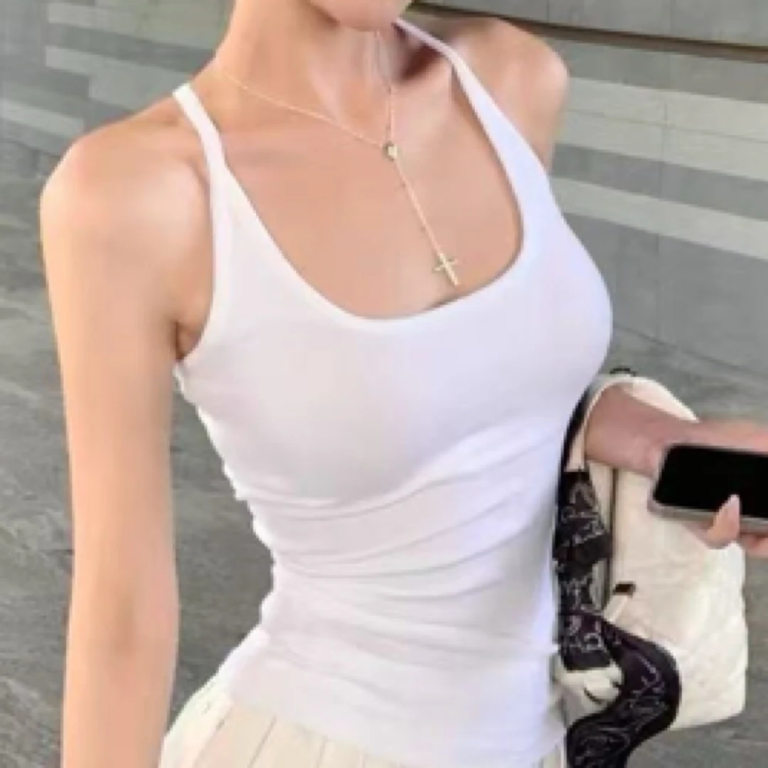 带胸垫遮肉肉少女吊带